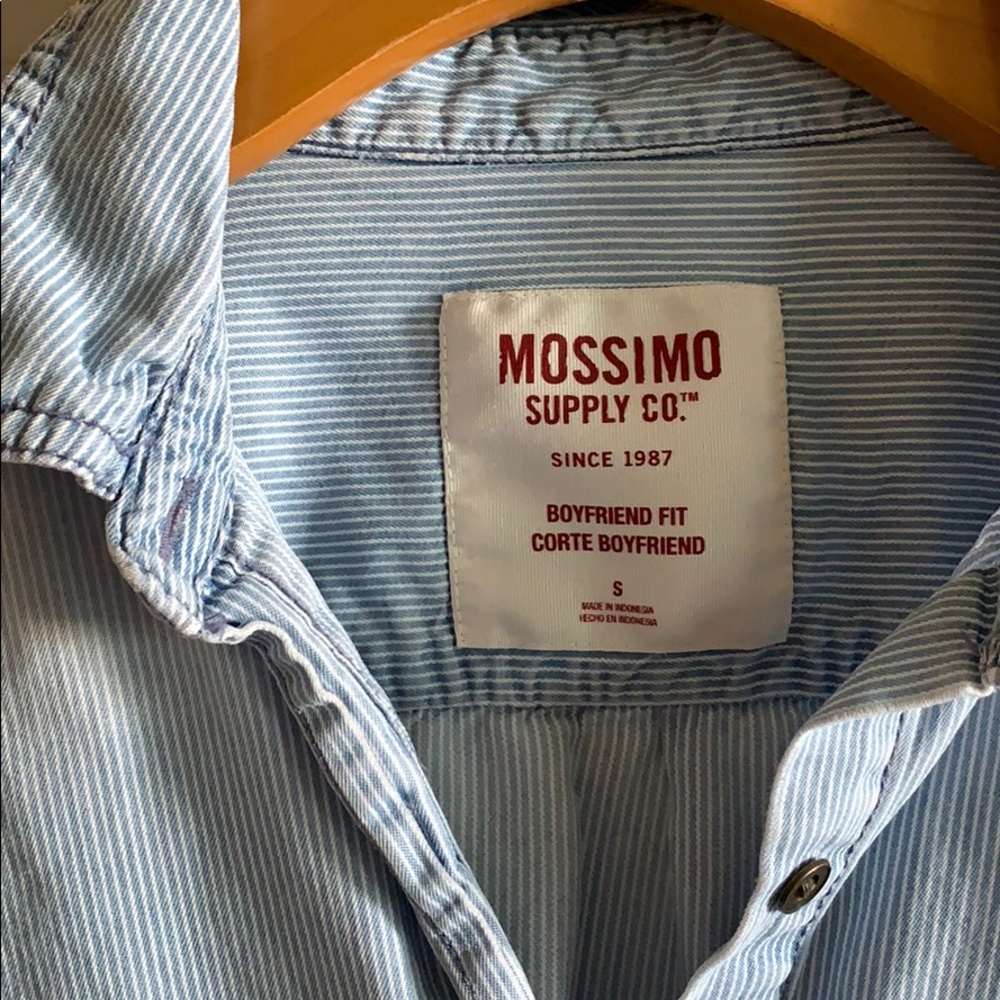Button up - Picture 2 of 3
